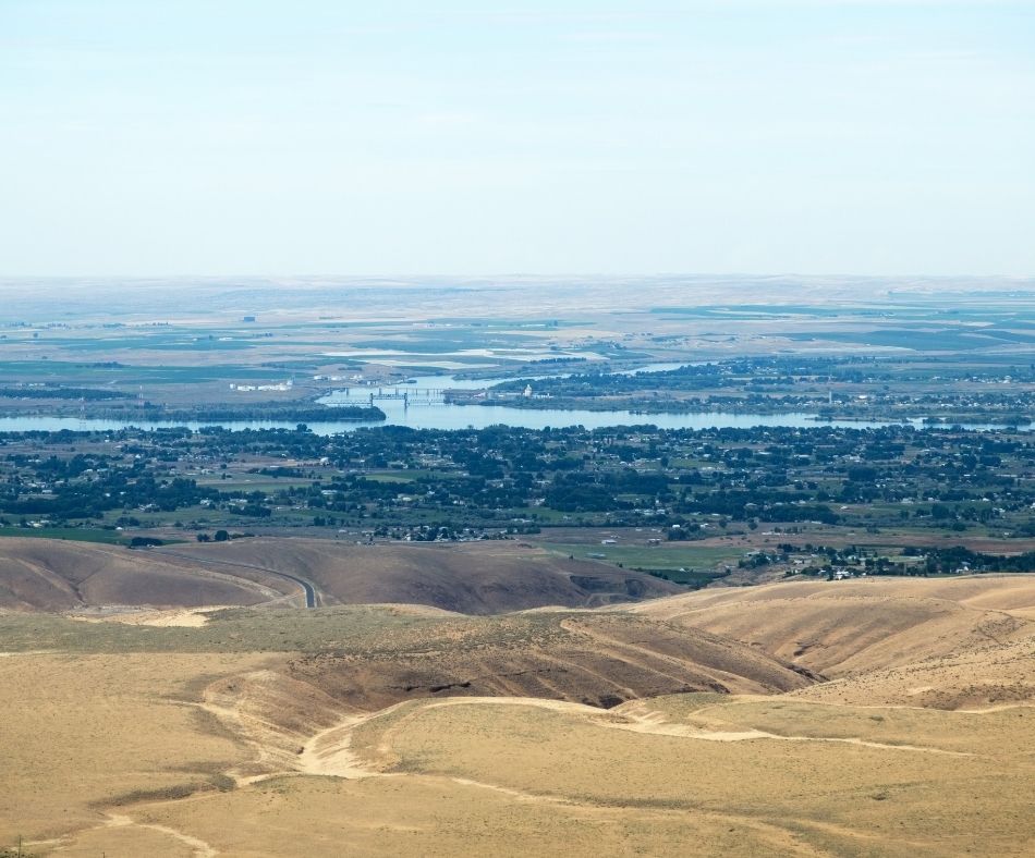 Picture of Kiona WA, where Mathews Auto Body shop offers expert auto body repair services